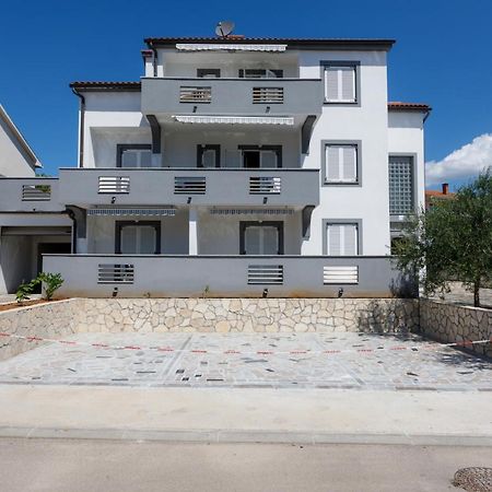 Apartments Lacic Кърк Екстериор снимка