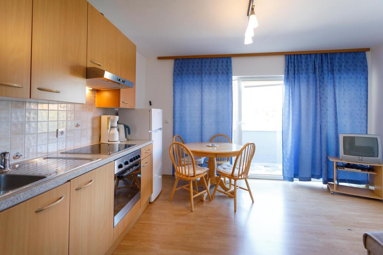 Apartments Lacic Кърк Екстериор снимка