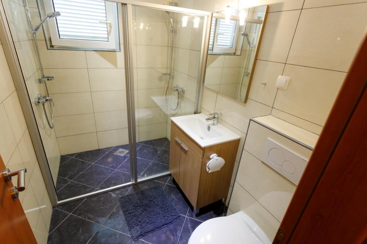 Apartments Lacic Кърк Екстериор снимка