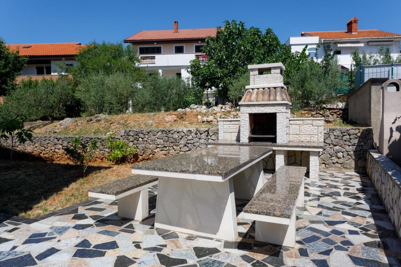 Apartments Lacic Кърк Екстериор снимка
