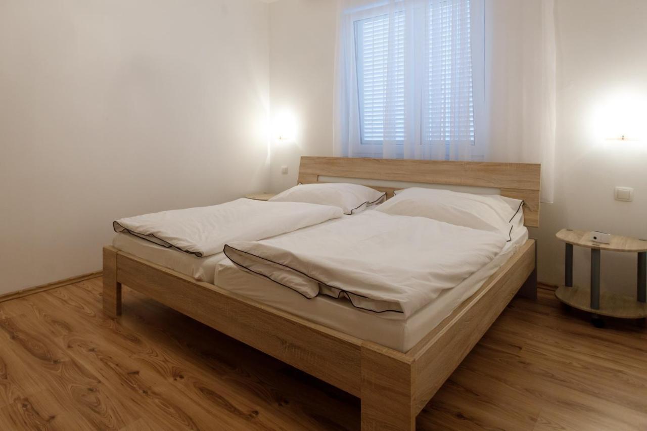 Apartments Lacic Кърк Екстериор снимка