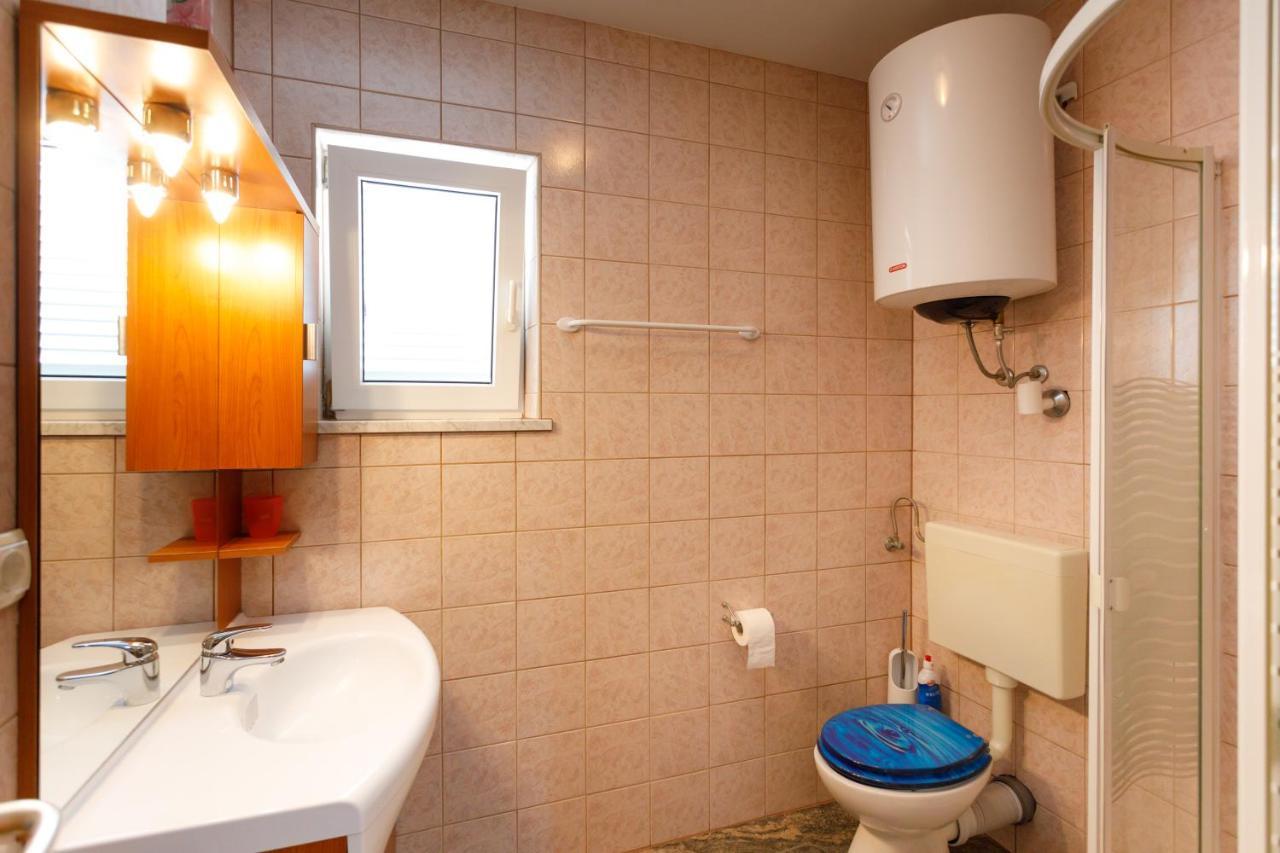 Apartments Lacic Кърк Екстериор снимка