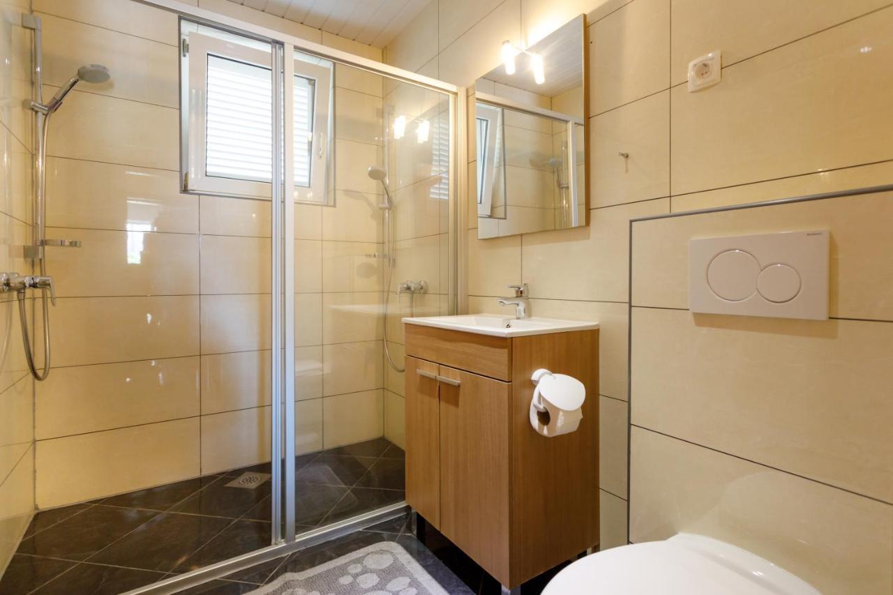 Apartments Lacic Кърк Екстериор снимка