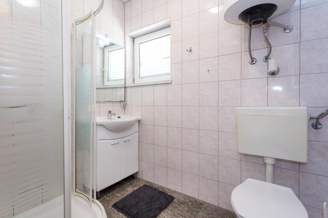 Apartments Lacic Кърк Екстериор снимка