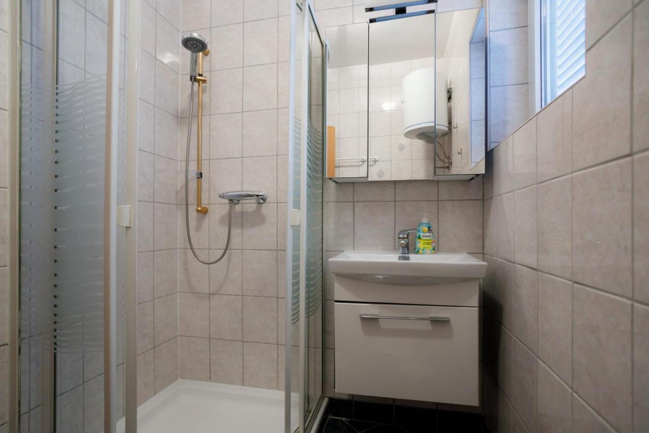 Apartments Lacic Кърк Екстериор снимка